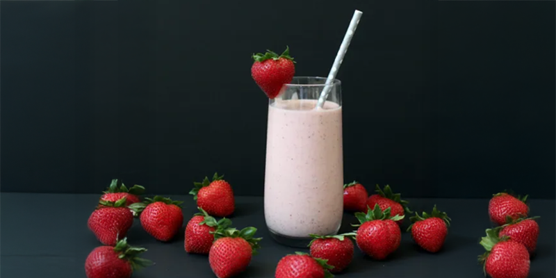 STRAWBERRY MILKSHAKE